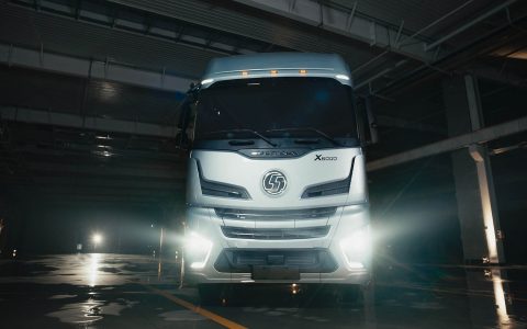 SHACMAN X6000 High-End Tractor