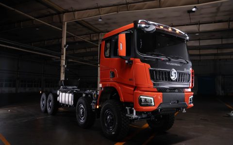 SHACMAN X3000 Super Duty 8x8 Tractor Head