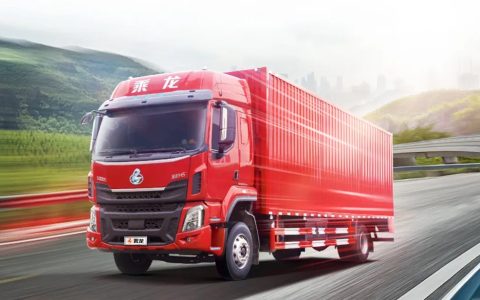 The Double 12 Logistics Peak Has Arrived: Chenglong H5 Single Axle Truck Helps You Dominate the Express Market