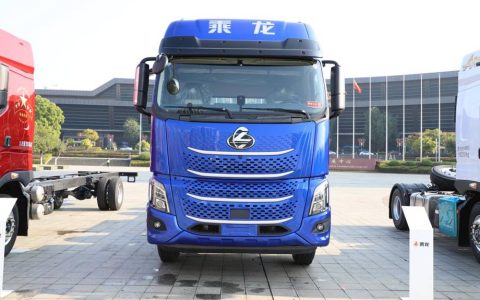 Carry More, Run Faster, and Stay Comfortable: Chenglong H7 Pro 8X4 Green Logistics RV Helps Trucker Create Wealth Easily