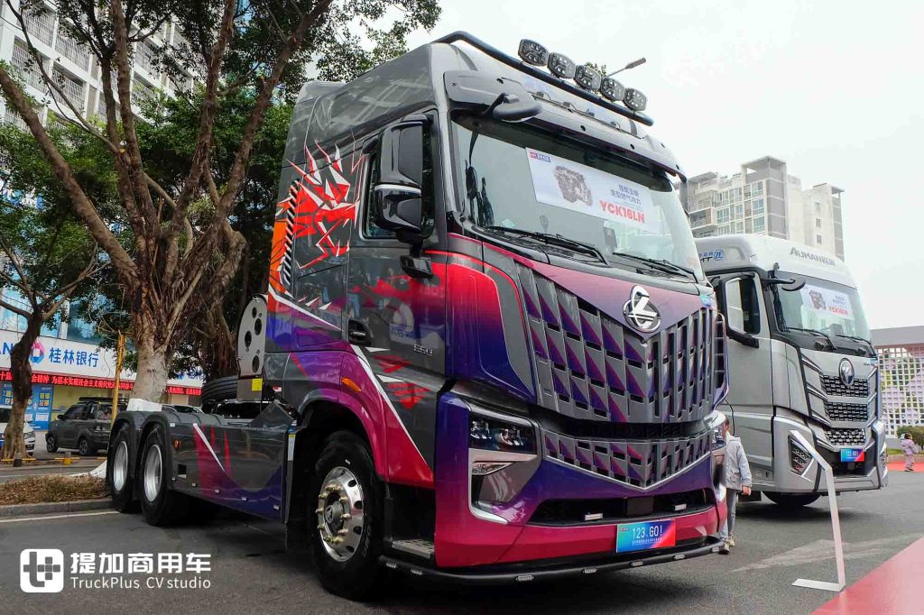 Dragon Spirit Powers Chinese Truck Culture! Modified Chenglong HK Makes a Striking Debut – Custom Parts Elevate Its Dominance!