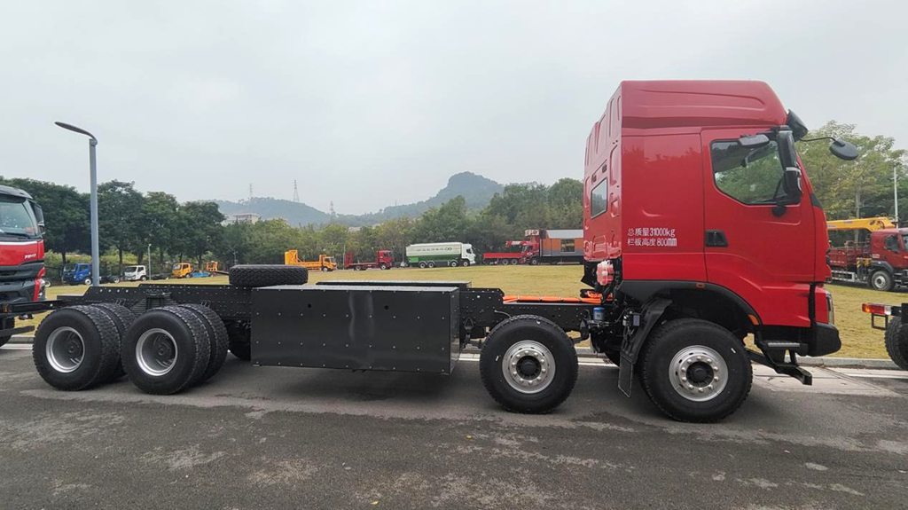 Chenglong H7 8×4 Electric Dump Truck — Long Range & Strong Capacity for Higher Profits