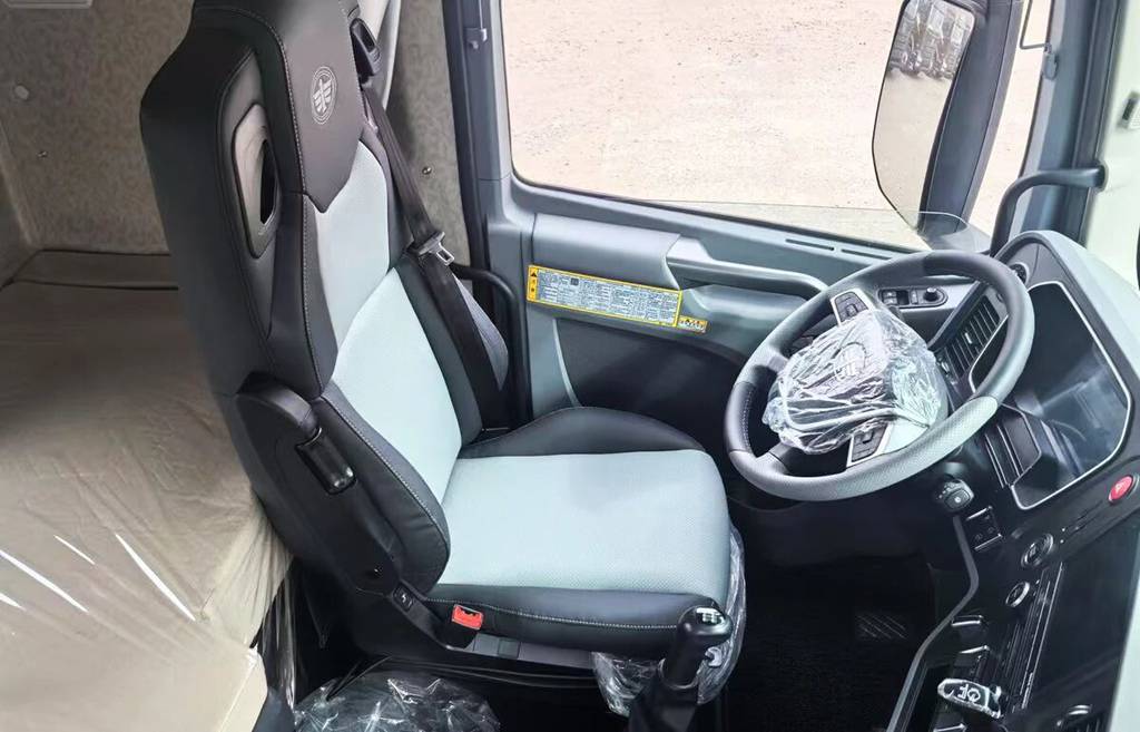 The Truck That Understands You — FAW J7 6DV1 640HP Leader Edition