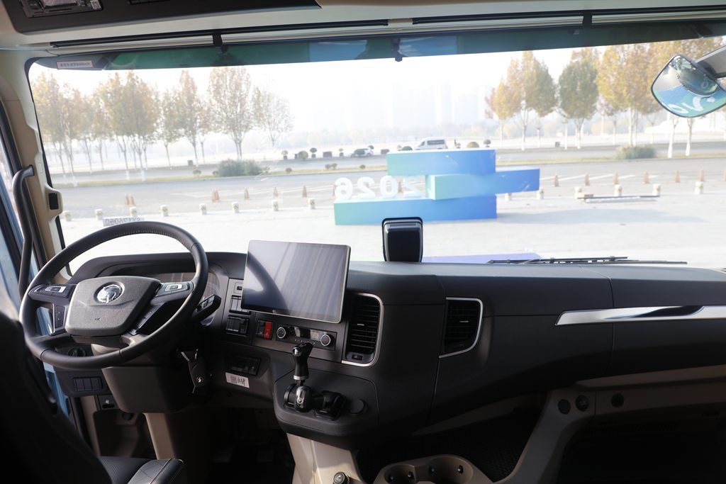 In-Depth Review | Shacman X6000 Premium Edition: A New Interpretation of High-End, Quality Cost-Performance in Logistics
