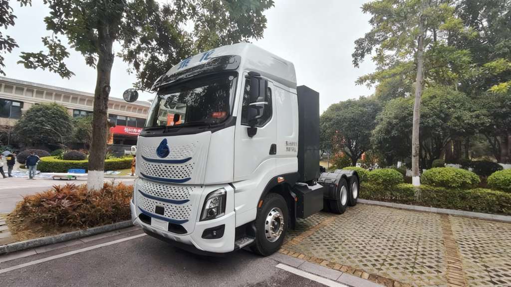 Ultimate Efficiency & Heavy-Duty Capacity — Chenglong H7 Pro Electric Tractor Opens New Profit Channels