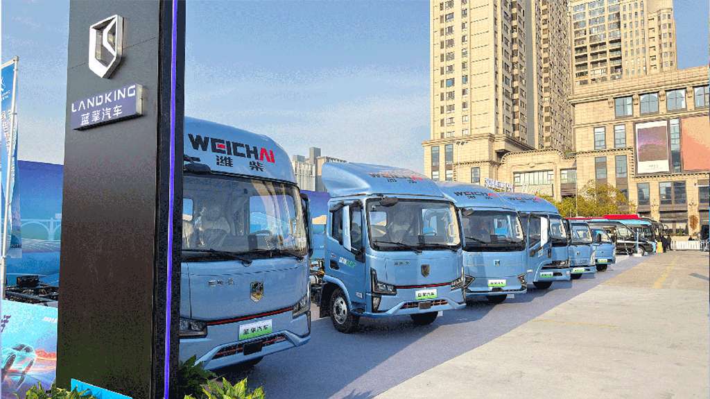 Weichai Multi-Brand Matrix Shines at Yangzhou’s First Green & Intelligent Automotive Carnival