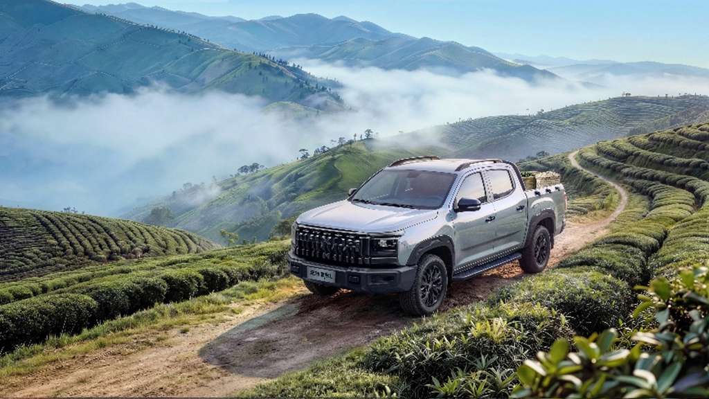 Maxus Celebrates Dual Milestones: New Pickup Models Launched & 400,000th Unit Rolls Off the Line