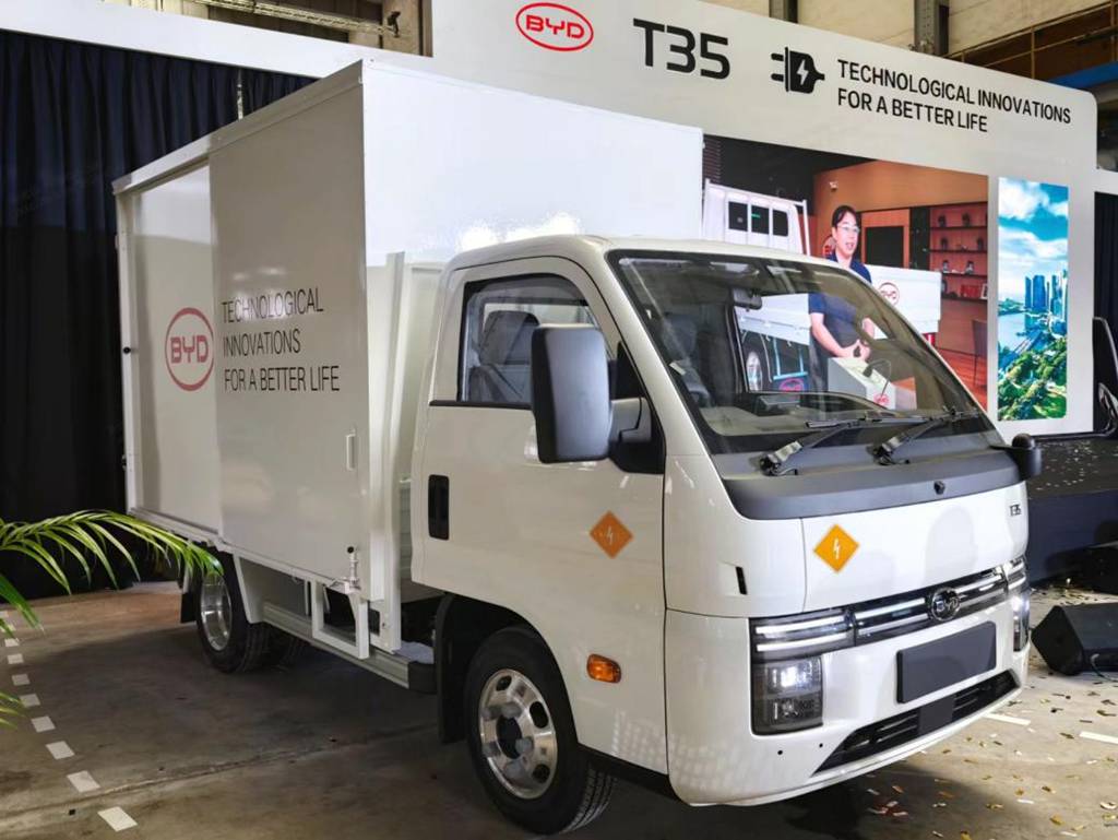 BYD Pure Electric Mini Truck Debuts in Singapore, Leading Both Passenger & Commercial Markets