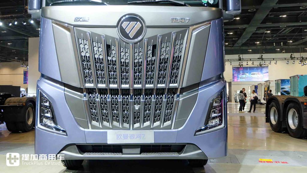 620‑HP High Power, Flat‑Floor Cab & 90‑cm Wide Sleeper: Exclusive Shoot of Auman Galaxus 7 8×4 Cargo Truck