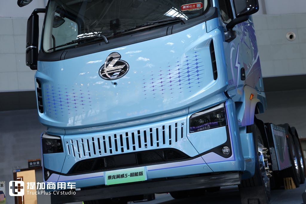 Up to Nearly 1,000 Horsepower & As Low As 1 kWh Per Kilometer: In-Depth Review of Dongfeng Liuzhou Chenglong EV5 Ultra Edition Tractor