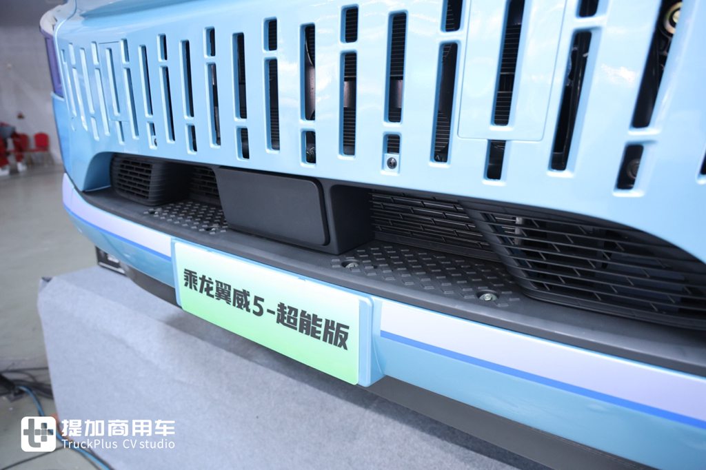 Up to Nearly 1,000 Horsepower & As Low As 1 kWh Per Kilometer: In-Depth Review of Dongfeng Liuzhou Chenglong EV5 Ultra Edition Tractor
