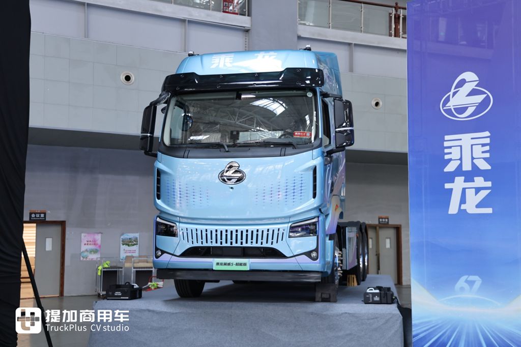 Up to Nearly 1,000 Horsepower & As Low As 1 kWh Per Kilometer: In-Depth Review of Dongfeng Liuzhou Chenglong EV5 Ultra Edition Tractor