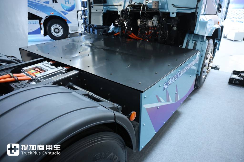 Up to Nearly 1,000 Horsepower & As Low As 1 kWh Per Kilometer: In-Depth Review of Dongfeng Liuzhou Chenglong EV5 Ultra Edition Tractor