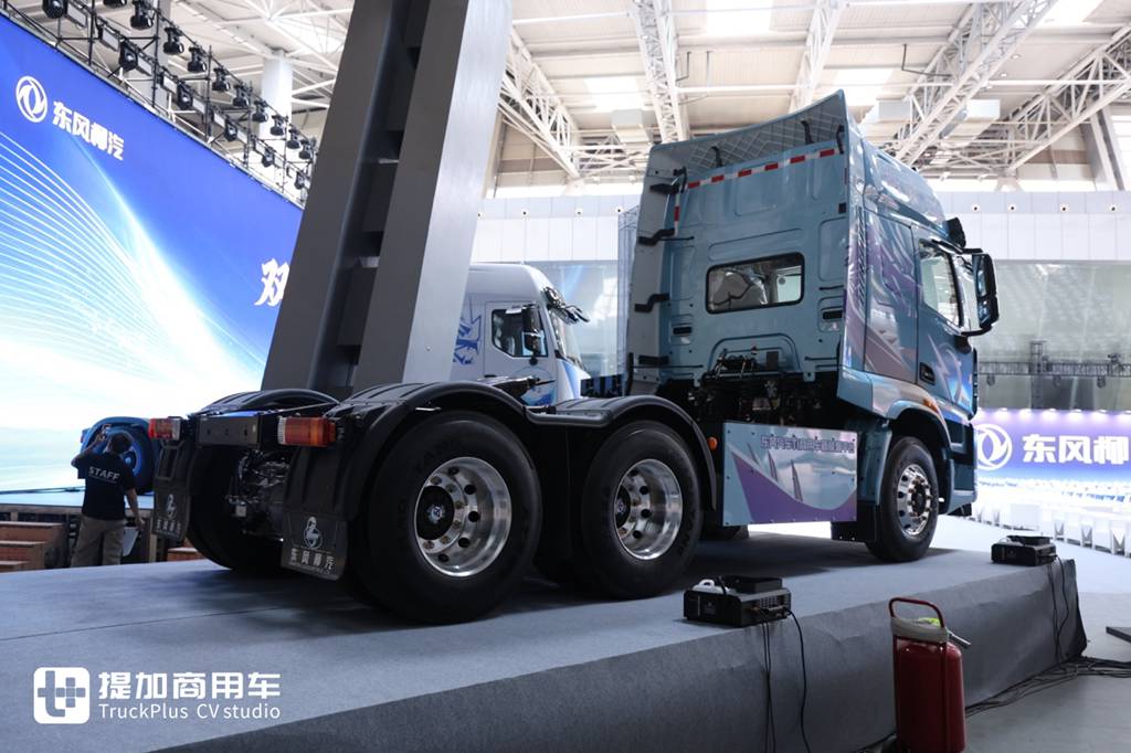 Up to Nearly 1,000 Horsepower & As Low As 1 kWh Per Kilometer: In-Depth Review of Dongfeng Liuzhou Chenglong EV5 Ultra Edition Tractor