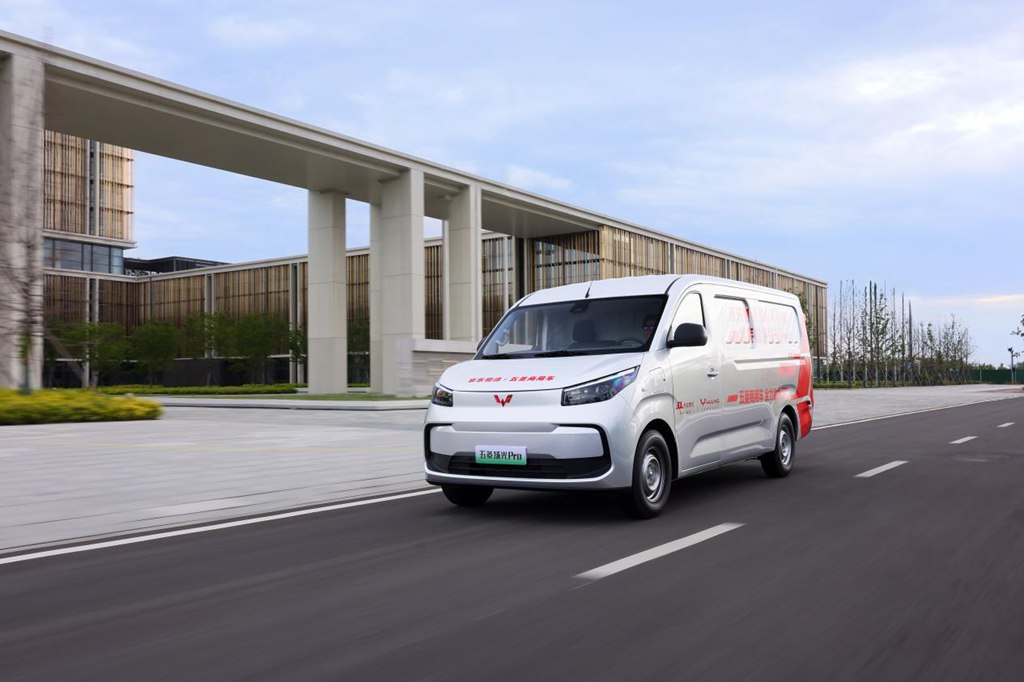 Wuling Answers Public Demand for Larger Vehicles: First 9-Cubic-Meter Large Light Van Unveiled