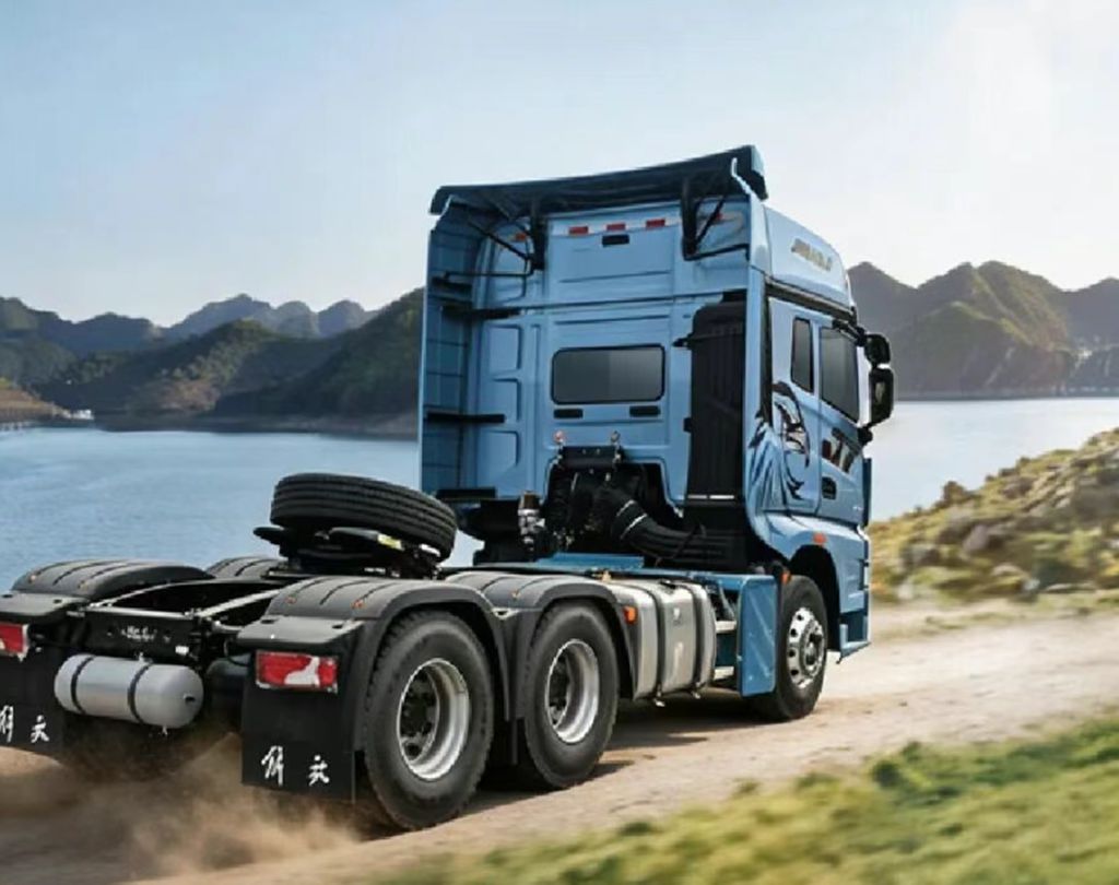 FAW J7 640 HP Pioneer Edition: Dominate All Working Conditions, Win Every Trip with Ease