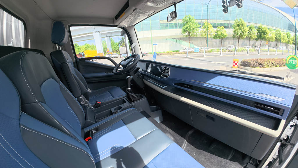 Powerful, Fuel-Efficient and Hill-Climbing Capable: The All-New FORLAND G6-LNG Light Truck Makes Its Debut