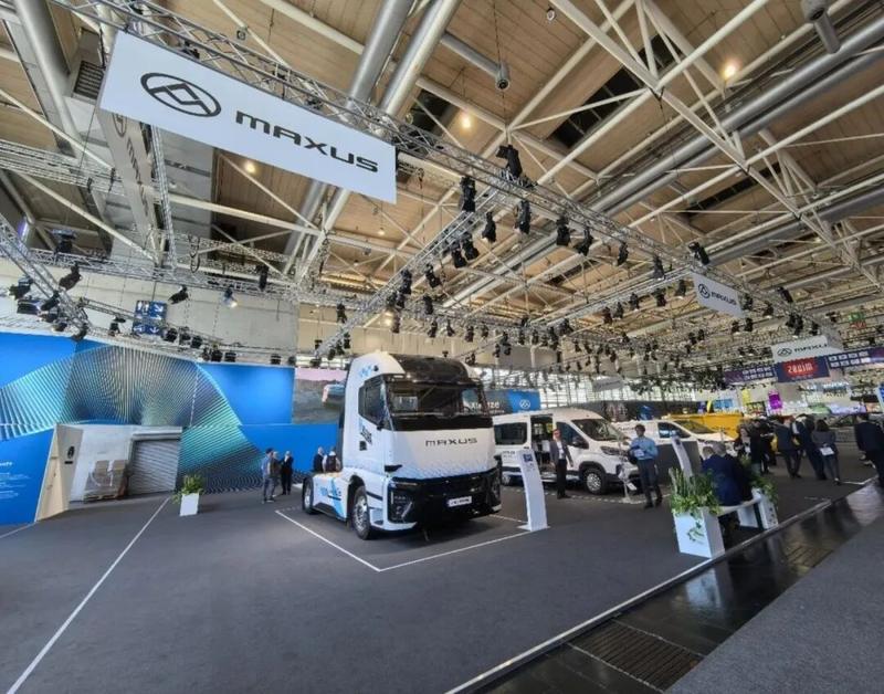 Global Debut in Hannover! SAIC Hongyan Delivers a New Answer for Trunk-Line Transport