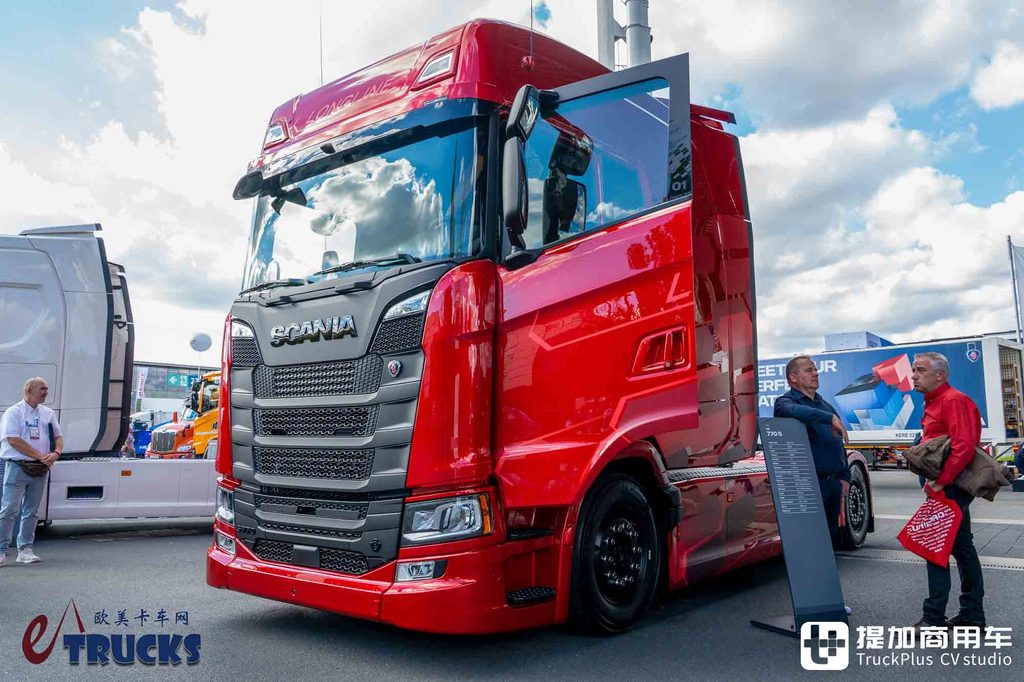 IAA 2026: Cab Extended by 80 cm, 770 hp V8 Power — In-Depth Look at the Scania LongLine Tractor