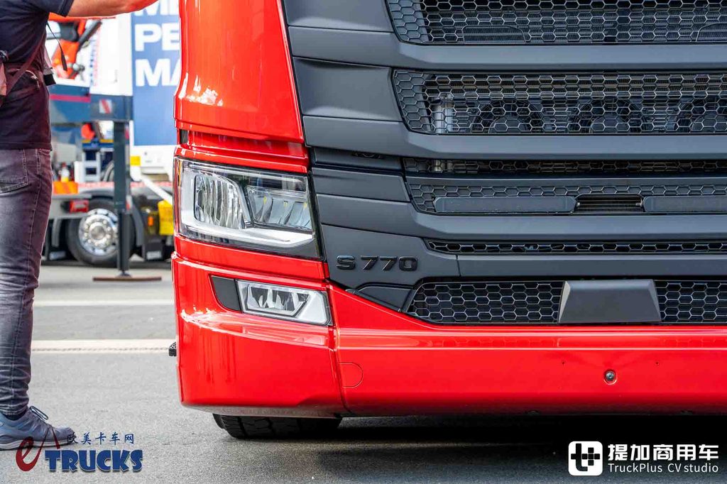 IAA 2026: Cab Extended by 80 cm, 770 hp V8 Power — In-Depth Look at the Scania LongLine Tractor