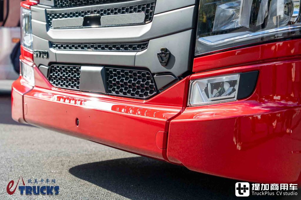 IAA 2026: Cab Extended by 80 cm, 770 hp V8 Power — In-Depth Look at the Scania LongLine Tractor