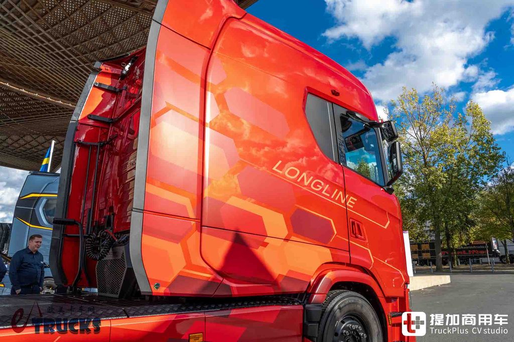 IAA 2026: Cab Extended by 80 cm, 770 hp V8 Power — In-Depth Look at the Scania LongLine Tractor
