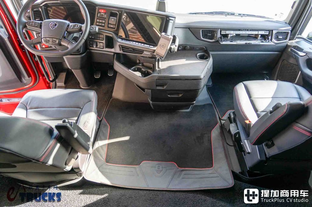 IAA 2026: Cab Extended by 80 cm, 770 hp V8 Power — In-Depth Look at the Scania LongLine Tractor