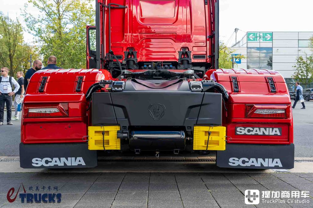 IAA 2026: Cab Extended by 80 cm, 770 hp V8 Power — In-Depth Look at the Scania LongLine Tractor