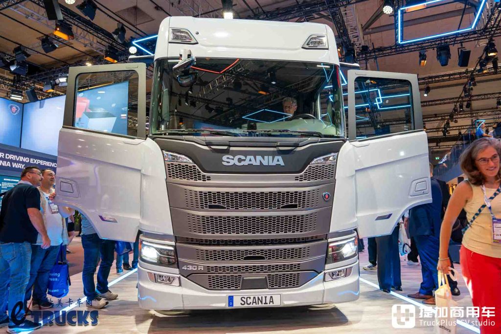 IAA 2026: New Front Face, Hidden Door Handles, and Electronic Mirrors? In-Depth Review of the New Scania Dynamic 430 R Tractor