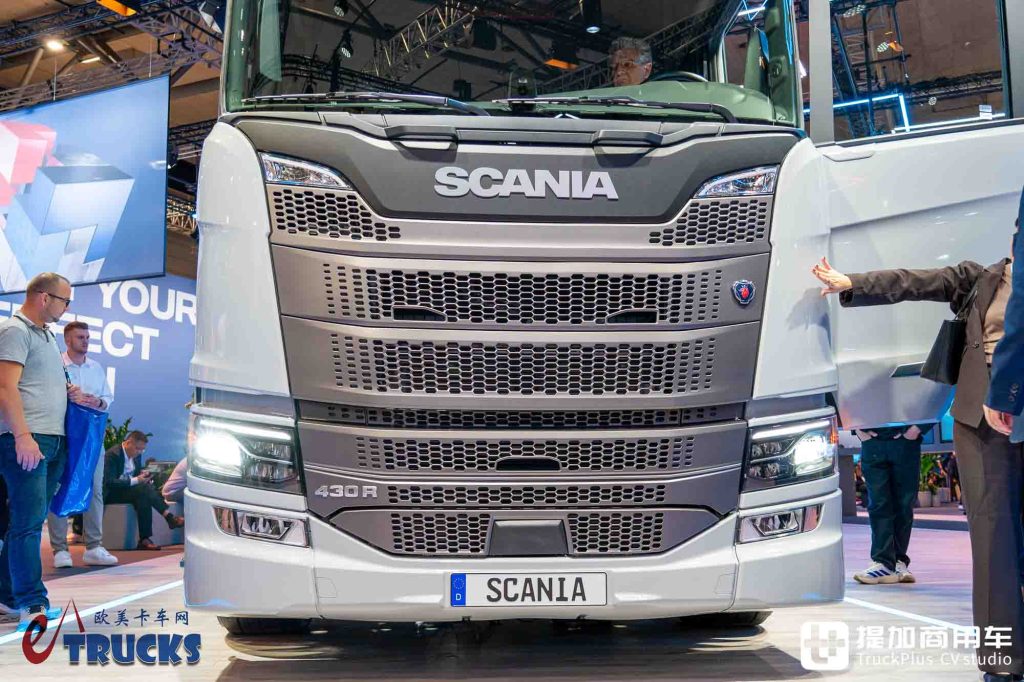 IAA 2026: New Front Face, Hidden Door Handles, and Electronic Mirrors? In-Depth Review of the New Scania Dynamic 430 R Tractor