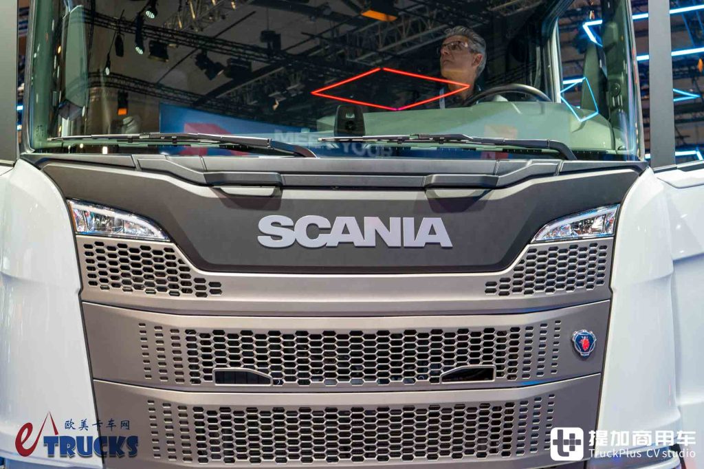 IAA 2026: New Front Face, Hidden Door Handles, and Electronic Mirrors? In-Depth Review of the New Scania Dynamic 430 R Tractor