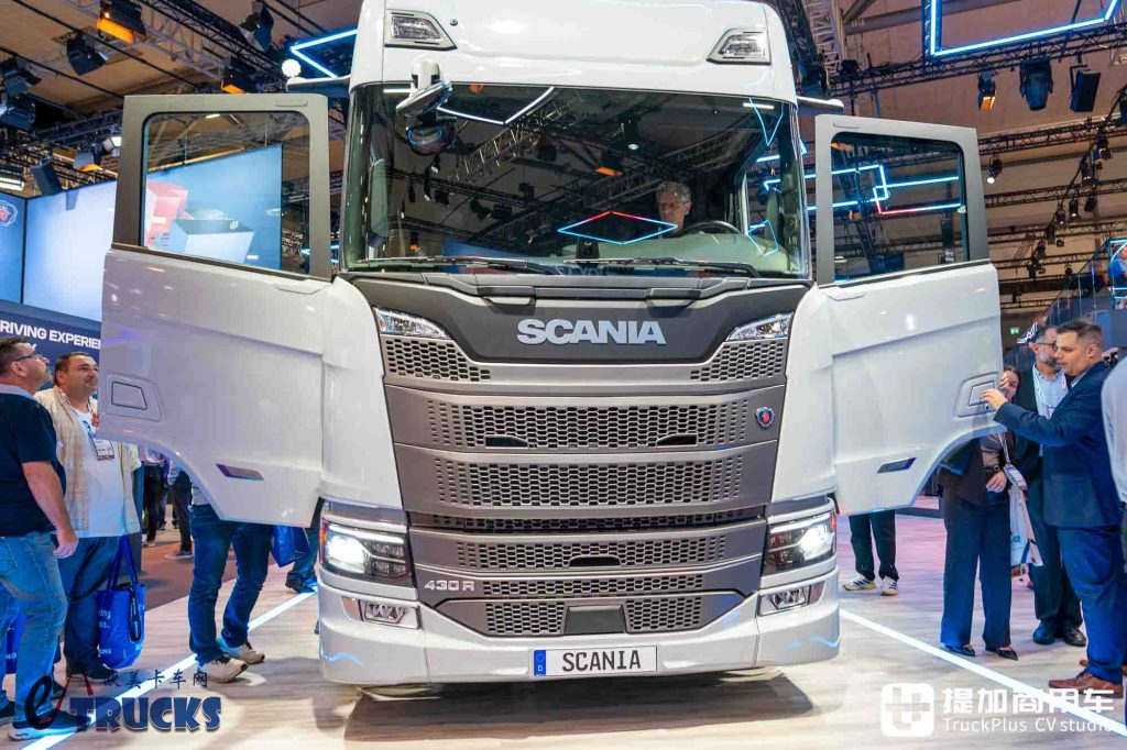 IAA 2026: New Front Face, Hidden Door Handles, and Electronic Mirrors? In-Depth Review of the New Scania Dynamic 430 R Tractor