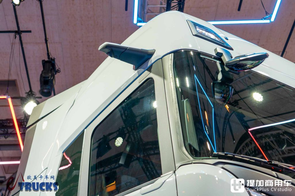 IAA 2026: New Front Face, Hidden Door Handles, and Electronic Mirrors? In-Depth Review of the New Scania Dynamic 430 R Tractor