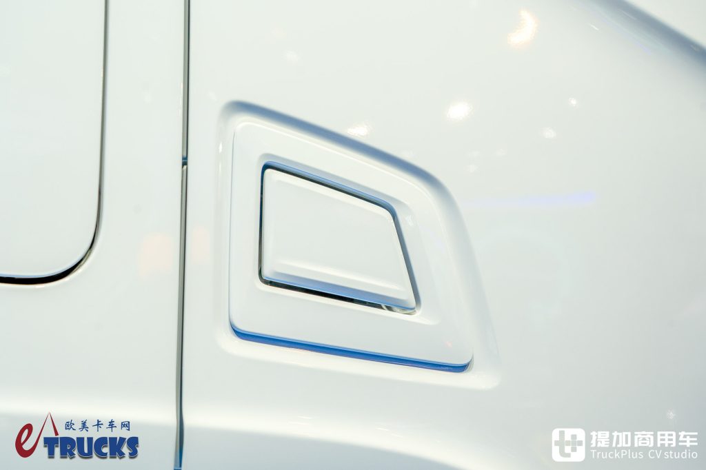 IAA 2026: New Front Face, Hidden Door Handles, and Electronic Mirrors? In-Depth Review of the New Scania Dynamic 430 R Tractor