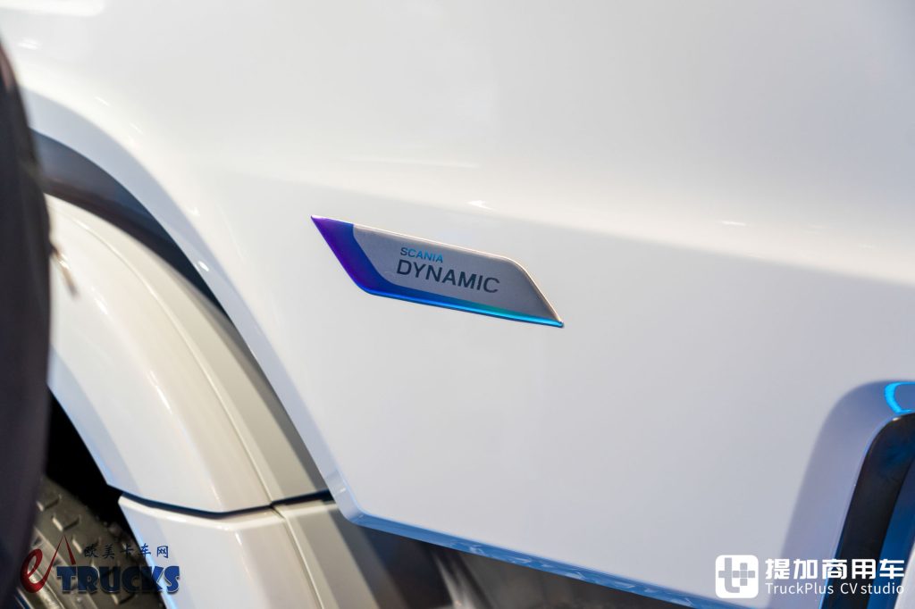 IAA 2026: New Front Face, Hidden Door Handles, and Electronic Mirrors? In-Depth Review of the New Scania Dynamic 430 R Tractor