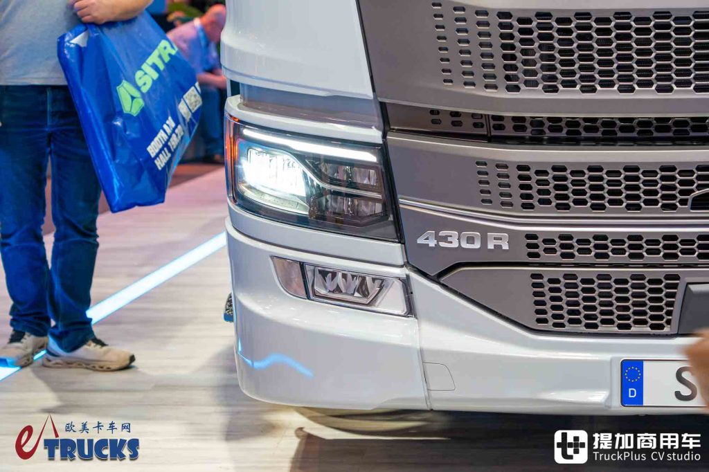 IAA 2026: New Front Face, Hidden Door Handles, and Electronic Mirrors? In-Depth Review of the New Scania Dynamic 430 R Tractor
