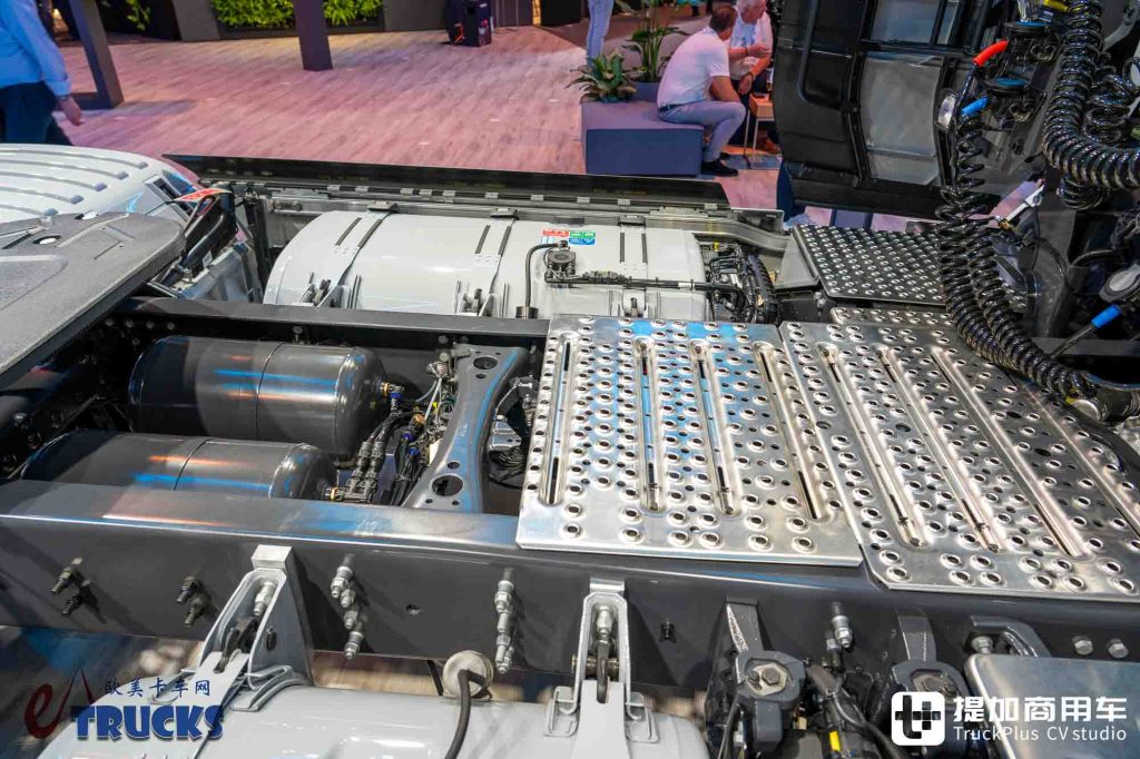 IAA 2026: New Front Face, Hidden Door Handles, and Electronic Mirrors? In-Depth Review of the New Scania Dynamic 430 R Tractor