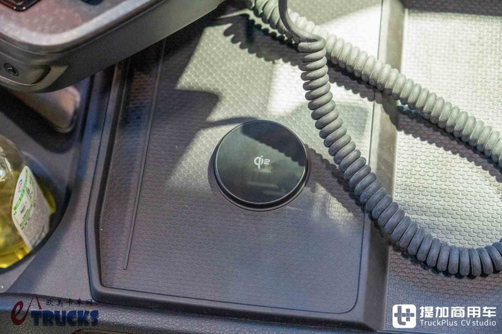 IAA 2026: New Front Face, Hidden Door Handles, and Electronic Mirrors? In-Depth Review of the New Scania Dynamic 430 R Tractor