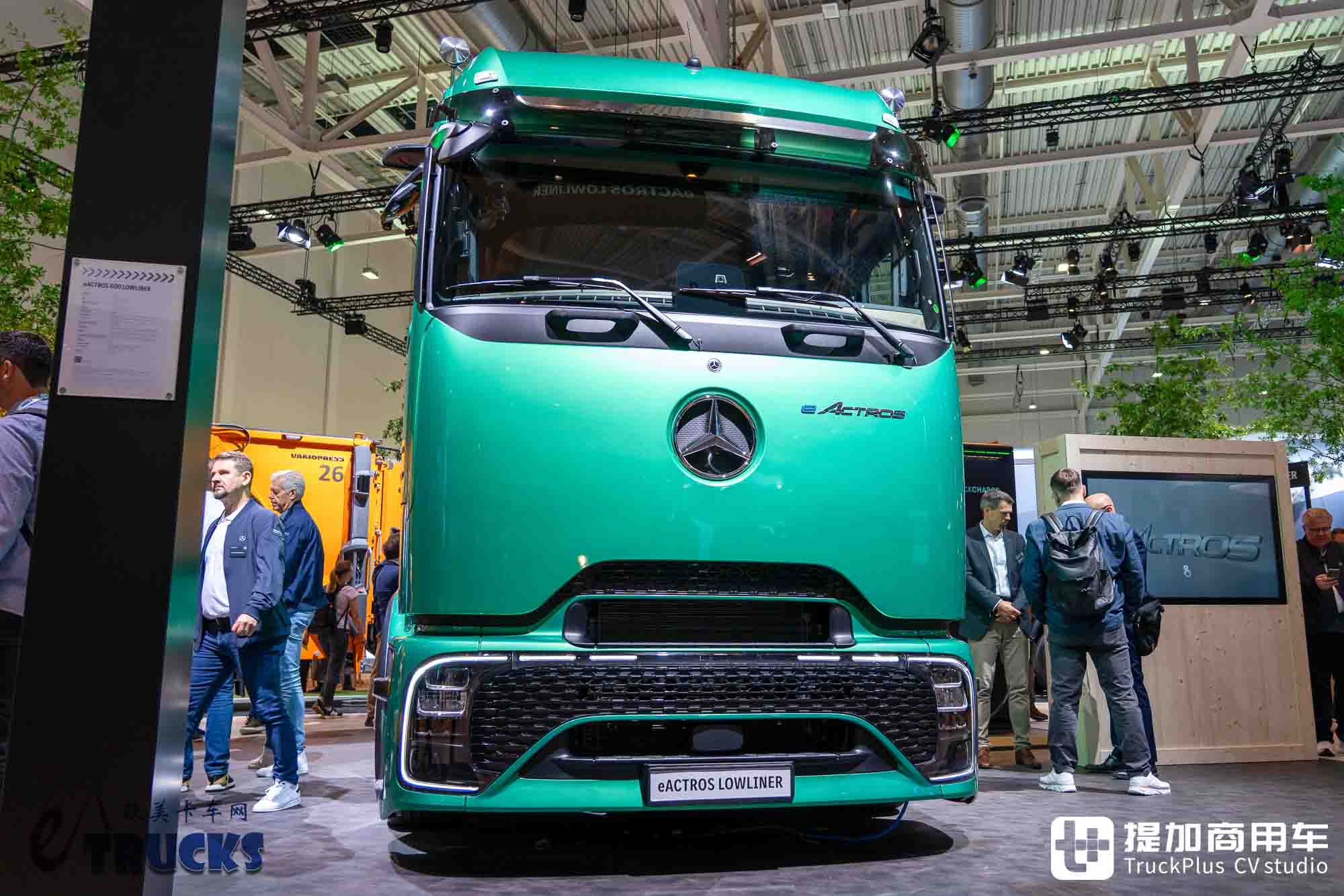 IAA 2026: Can a Long-Haul Electric Truck Also Play the Low-Saddle Game? In-Depth Review of the Mercedes-Benz eActros Lowliner Tractor