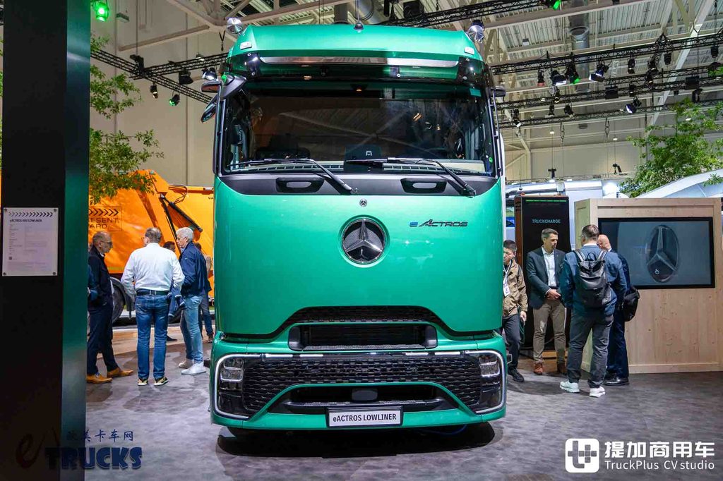 IAA 2026: Can a Long-Haul Electric Truck Also Play the Low-Saddle Game? In-Depth Review of the Mercedes-Benz eActros Lowliner Tractor