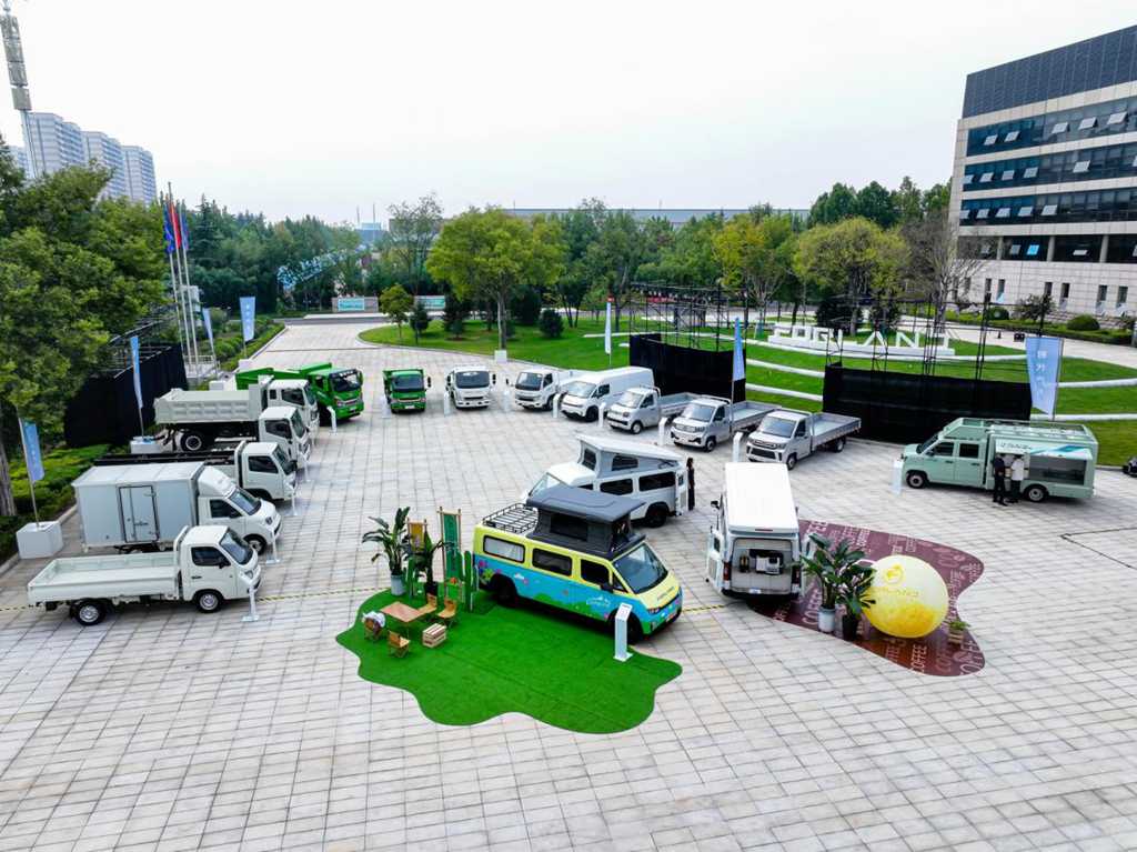 Forland Rolls Off Its 7 Millionth Vehicle! New Intelligent Transfer Solution Unveiled in Grand Style
