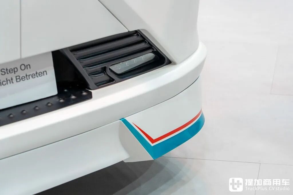 IAA 2026: 1,000 hp Electric Drive + Megawatt Charging, Plus Five-Star Safety! Full Analysis of the BYD ETT 44 Pure-Electric Tractor