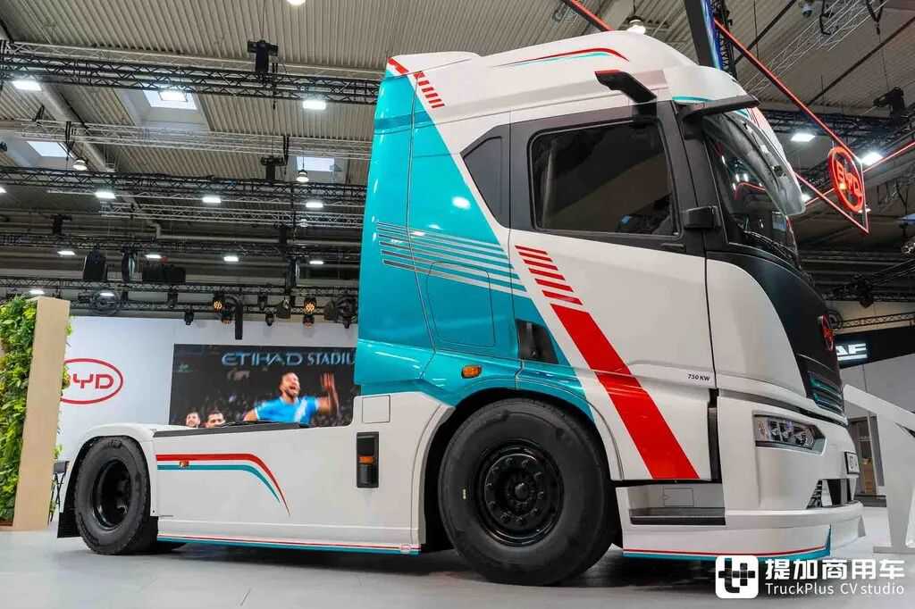 IAA 2026: 1,000 hp Electric Drive + Megawatt Charging, Plus Five-Star Safety! Full Analysis of the BYD ETT 44 Pure-Electric Tractor