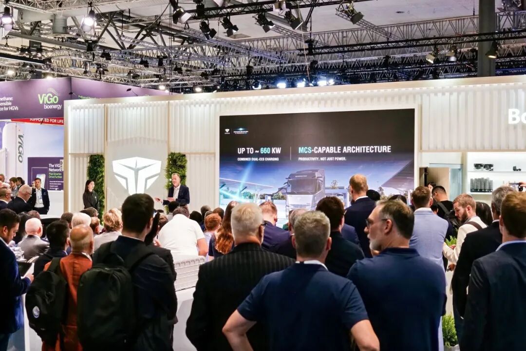 DeepWay Unveils Embodied Intelligence Strategy for Heavy Trucks and Expands DHL Cooperation