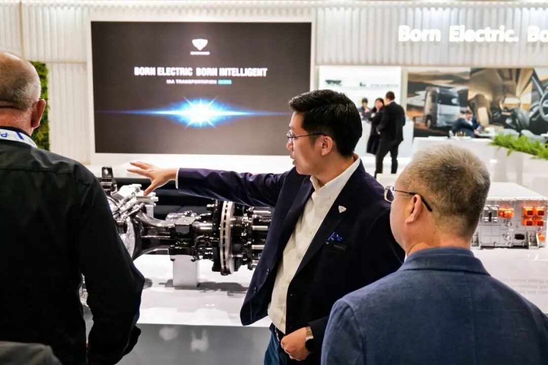 DeepWay Unveils Embodied Intelligence Strategy for Heavy Trucks and Expands DHL Cooperation