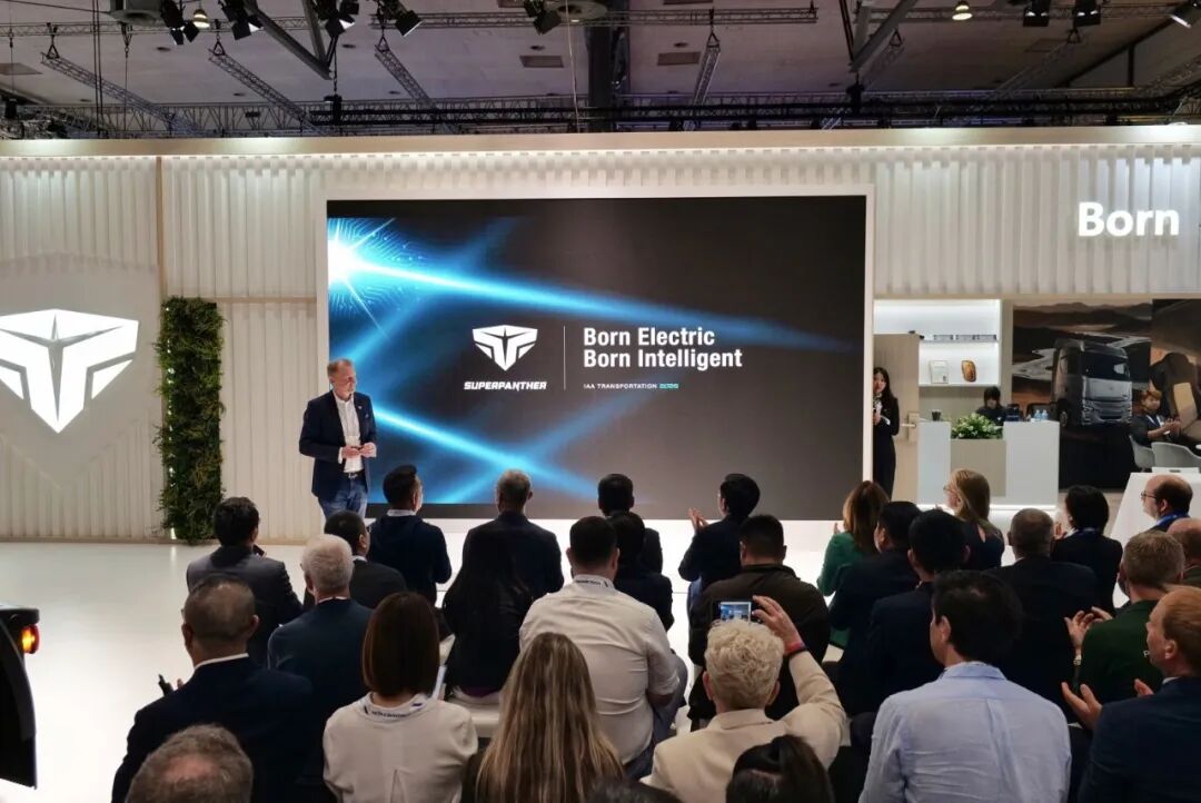 DeepWay Unveils Embodied Intelligence Strategy for Heavy Trucks and Expands DHL Cooperation