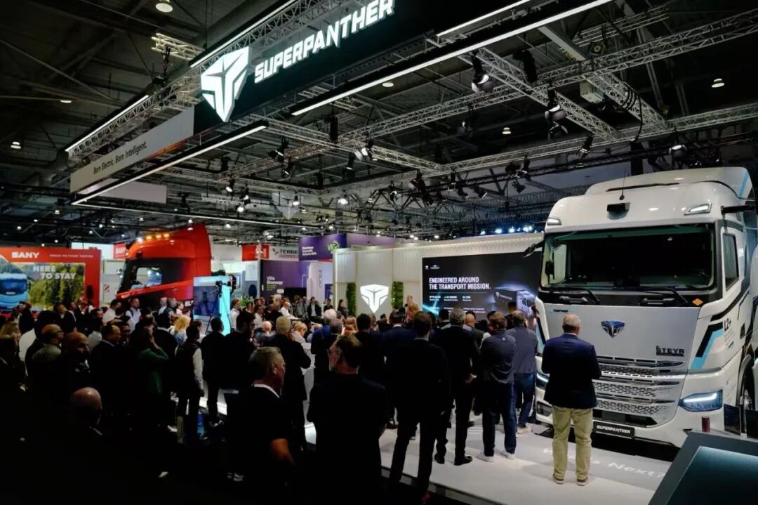 DeepWay Unveils Embodied Intelligence Strategy for Heavy Trucks and Expands DHL Cooperation