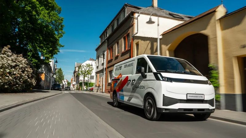 Farizon Xingxiang V7E electric van in a European town