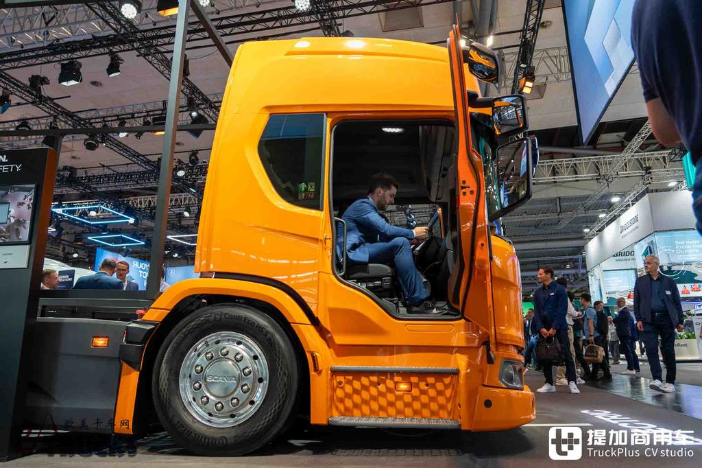 IAA 2026: The Familiar Scania, With a Different "Low Profile": In-Depth Photo Review of the 30 L Pure-Electric Low-Entry Truck