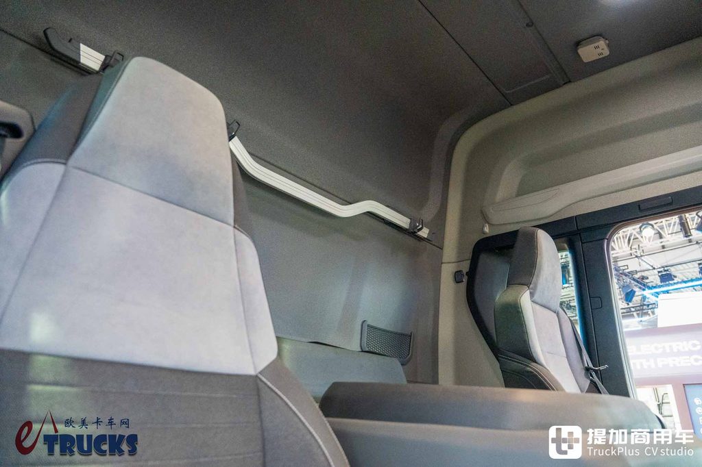 IAA 2026: The Familiar Scania, With a Different "Low Profile": In-Depth Photo Review of the 30 L Pure-Electric Low-Entry Truck